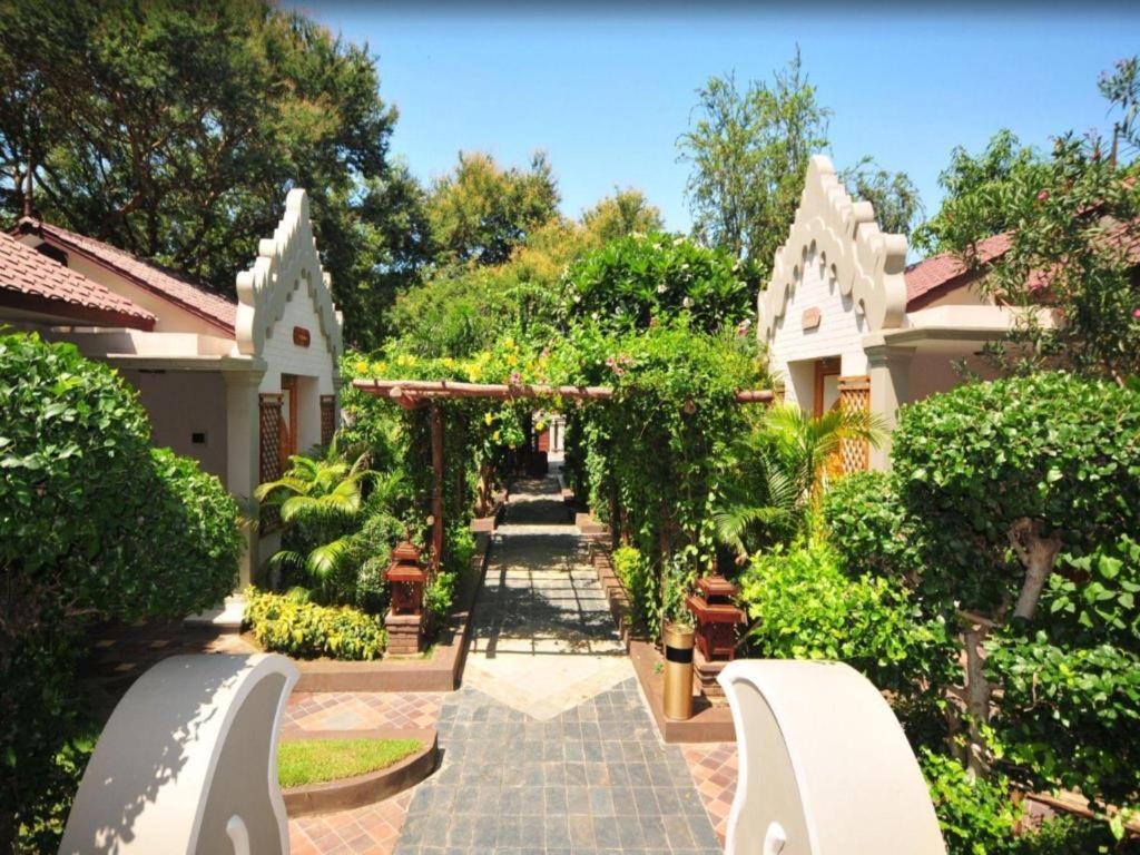 Shwe Yee Pwint Hotel Bagan Bagian luar foto